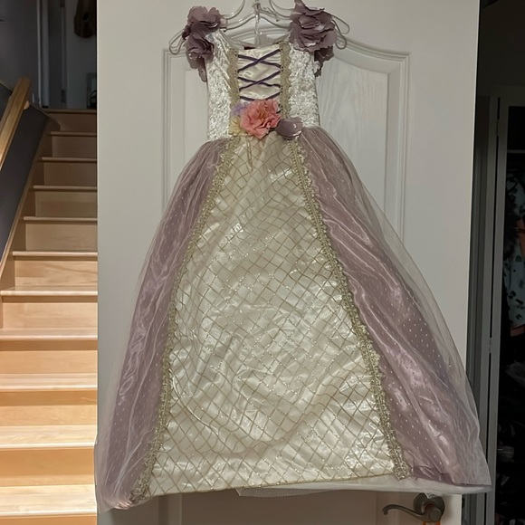 Halloween princess dress 5-6 yr - Picture 1 of 5
